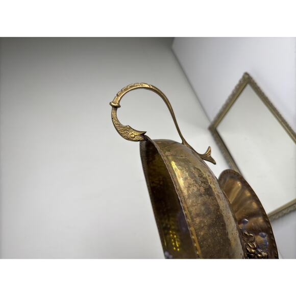 Vtg MCM Solid Brass Hammered Footed Center Bowl Decorative Bowl Double Handle - Picture 6 of 10